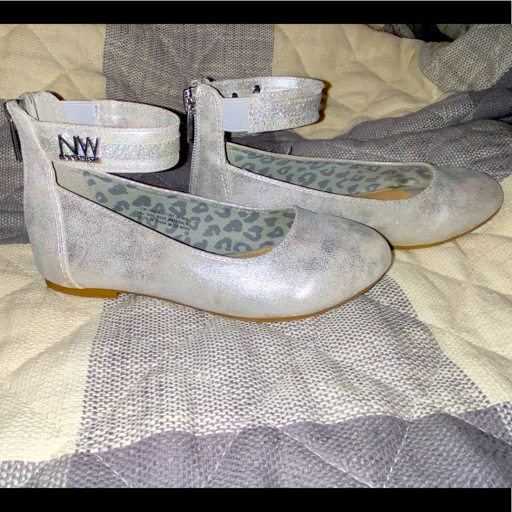Nine West silver girls flats